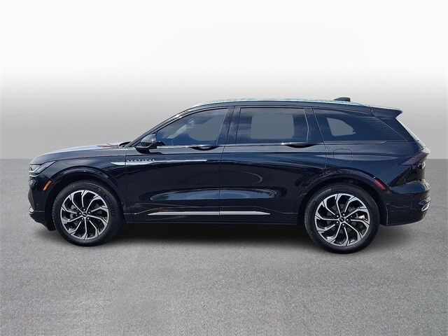 Thumbnail: 2024 Lincoln Nautilus - 7