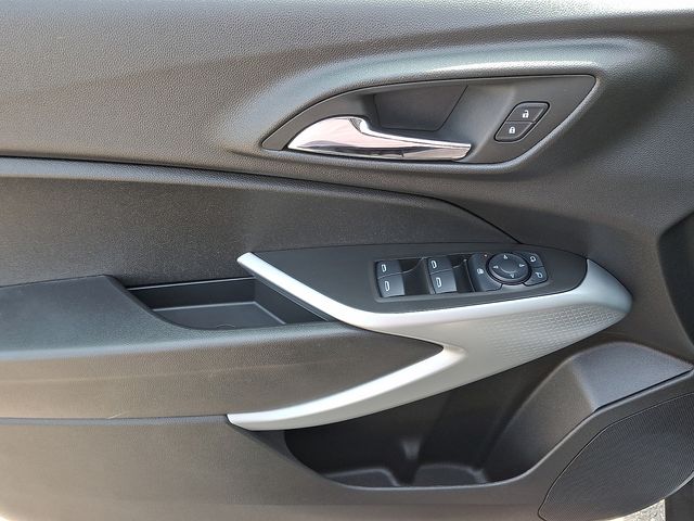 Thumbnail: 2025 Chevrolet Trax - 12