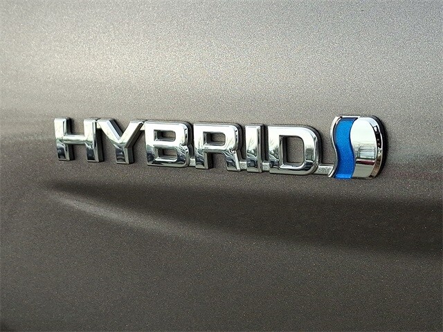 Thumbnail: 2020 Toyota Camry - 30