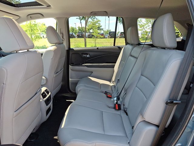 Thumbnail: 2019 Honda Pilot - 10