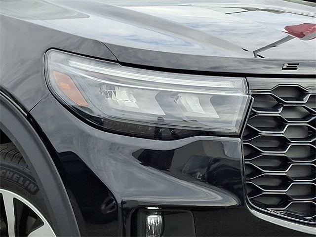 Thumbnail: 2025 Ford Explorer - 8