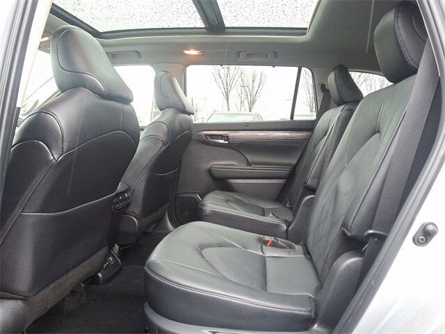 Thumbnail: 2024 Toyota Highlander - 10