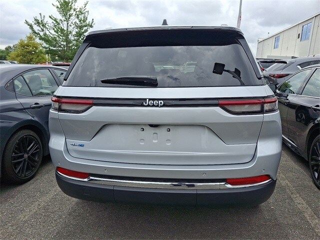 Thumbnail: 2024 Jeep Grand Cherokee - 8