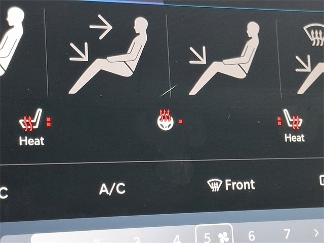 Thumbnail: 2025 Chrysler Pacifica - 27