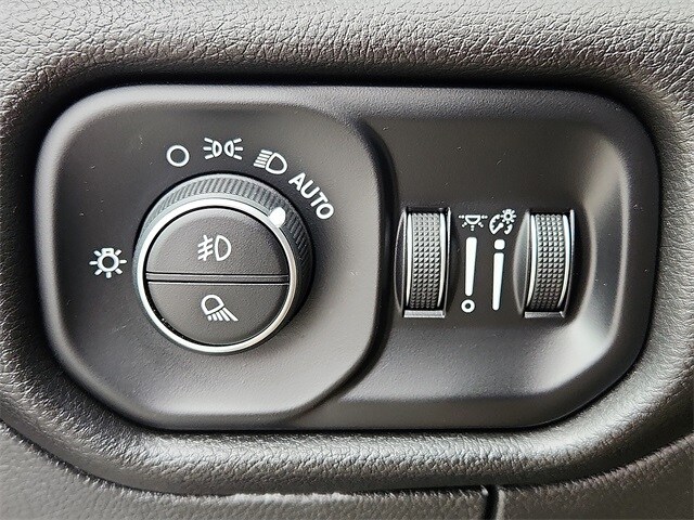 Thumbnail: 2025 RAM 1500 - 26