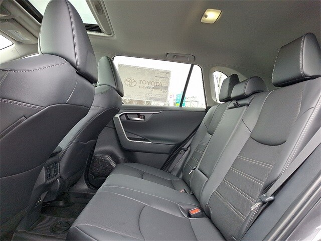 Thumbnail: 2025 Toyota RAV4 - 8