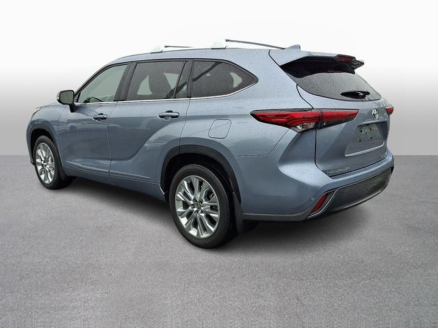 Thumbnail: 2023 Toyota Highlander - 6