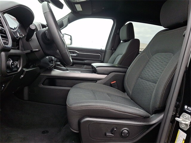 Thumbnail: 2025 RAM 1500 - 14