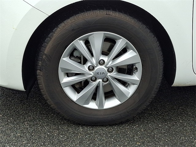 Thumbnail: 2017 Kia Sedona - 8