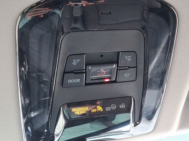 Thumbnail: 2021 Toyota Venza - 25