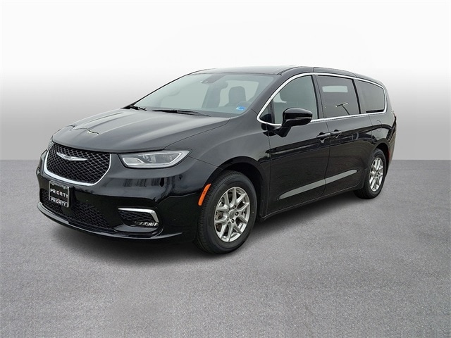 Thumbnail: 2025 Chrysler Pacifica - 1