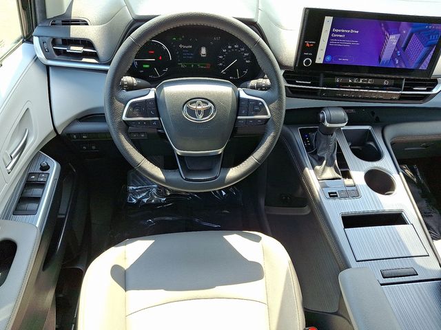 Thumbnail: 2025 Toyota Sienna - 12