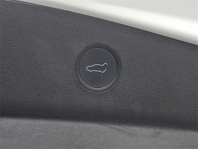 Thumbnail: 2022 Tesla Model 3 - 31