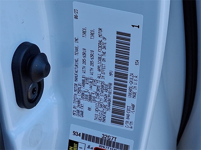 Thumbnail: 2023 Toyota Sequoia - 32