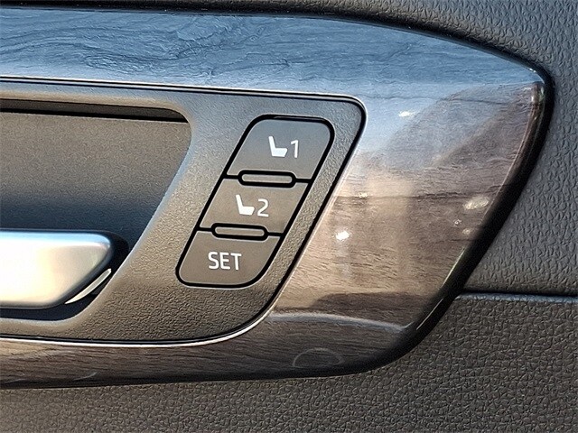 Thumbnail: 2026 Toyota Highlander - 32