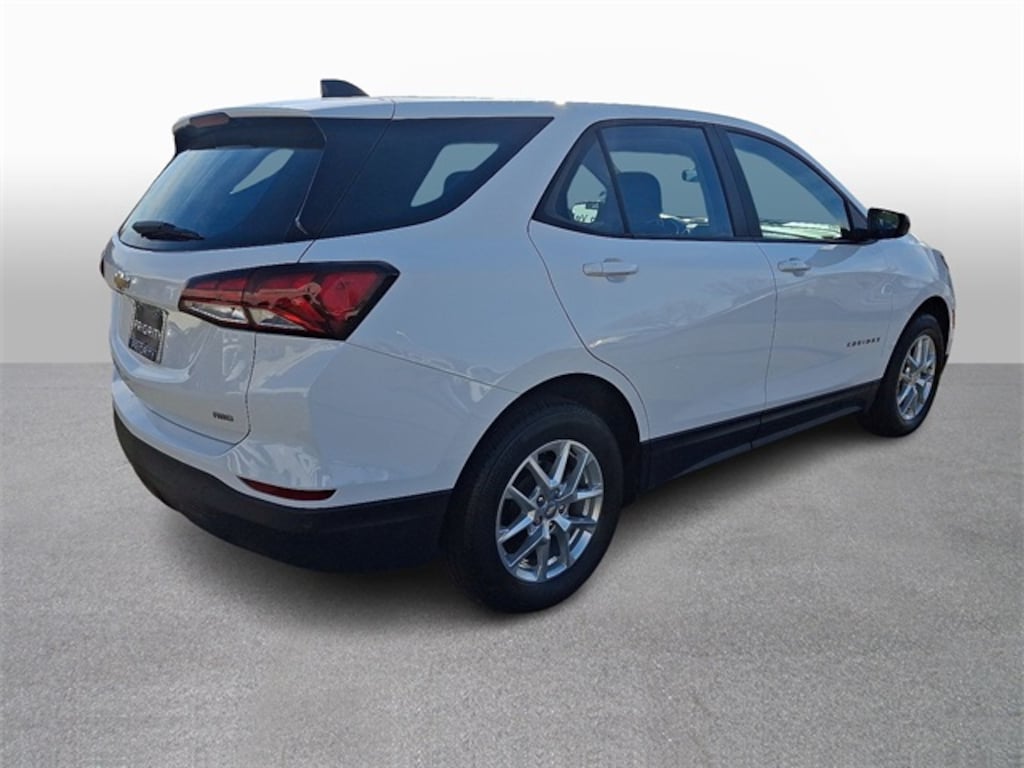 Used 2022 Chevrolet Equinox LS SUV