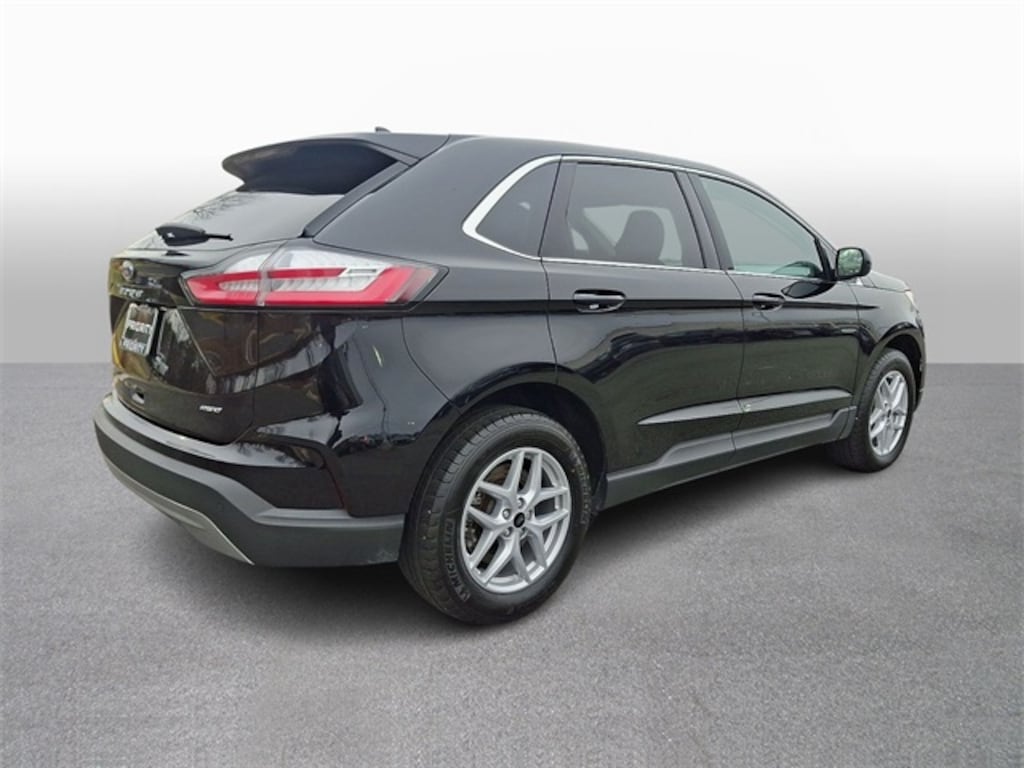 Used 2024 Ford Edge SEL SUV