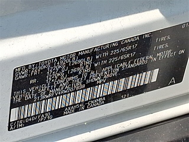 2024 Toyota RAV4 XLE 28