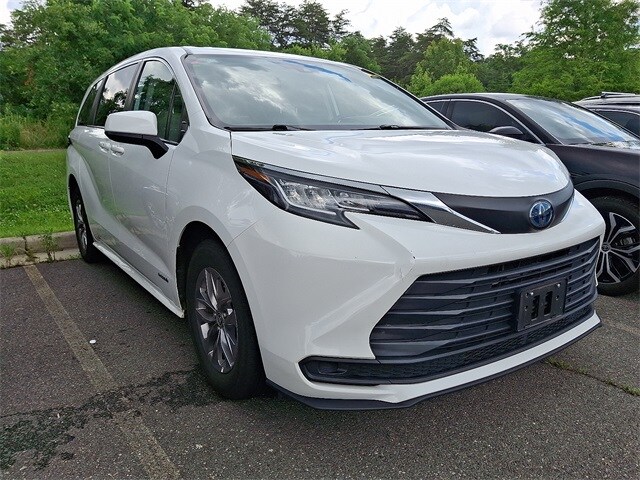 2021 Toyota Sienna LE 6