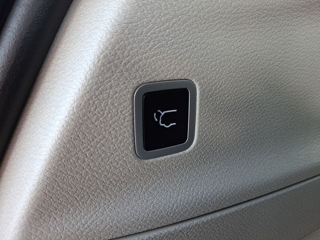 Thumbnail: 2023 Chrysler Voyager - 29