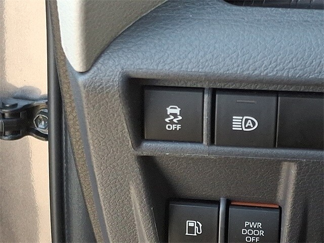 Thumbnail: 2023 Toyota Sienna - 26