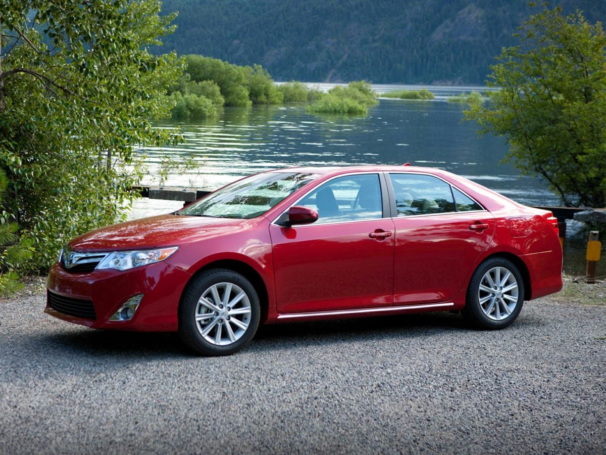 2014 Toyota Camry XLE Hero Image