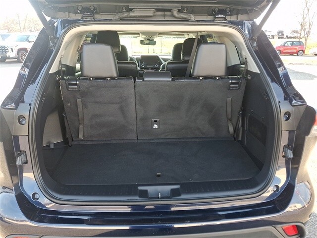 Thumbnail: 2024 Toyota Highlander - 28