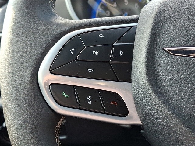 Thumbnail: 2025 Chrysler Pacifica - 19