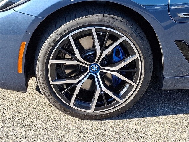 Thumbnail: 2023 BMW 5 Series - 8