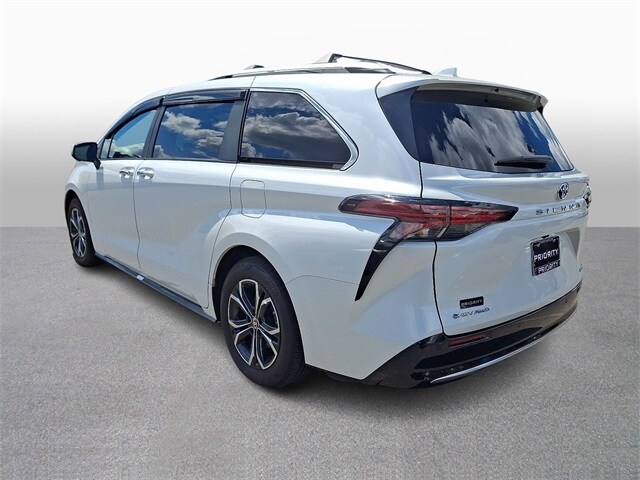 Thumbnail: 2025 Toyota Sienna - 6