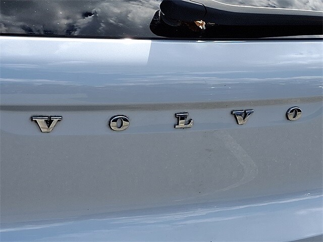 Thumbnail: 2021 Volvo XC40 - 33