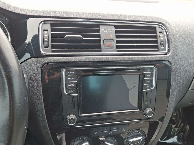 Thumbnail: 2016 Volkswagen Jetta - 30