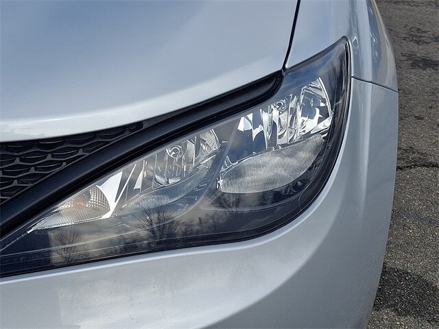 Thumbnail: 2023 Chrysler Voyager - 9