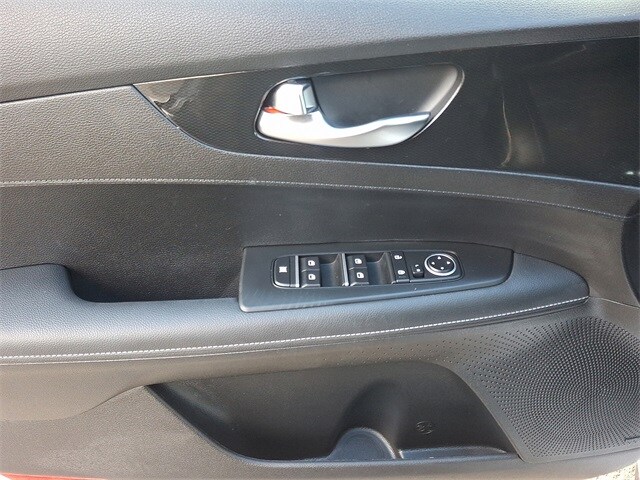 Thumbnail: 2023 Kia Forte - 12