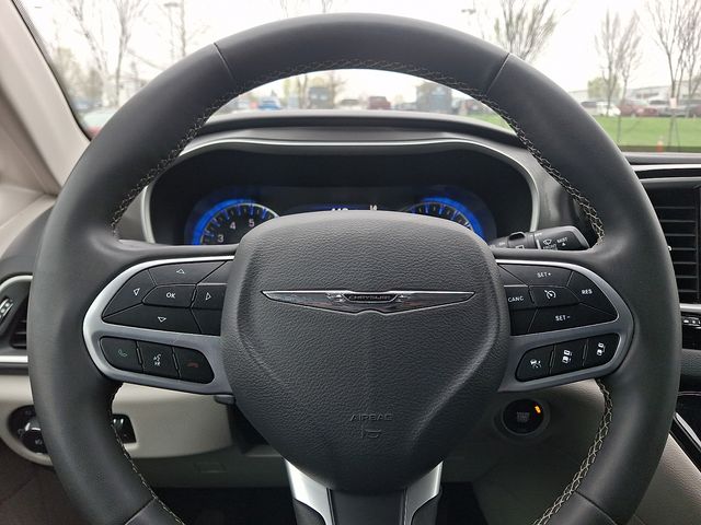 Thumbnail: 2024 Chrysler Pacifica - 19