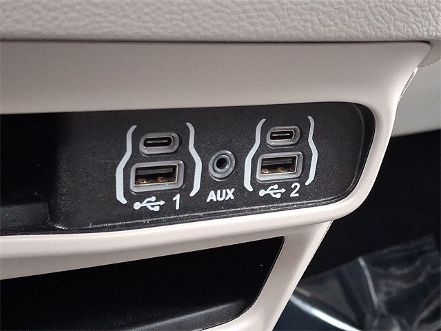 Thumbnail: 2024 Chrysler Pacifica - 25