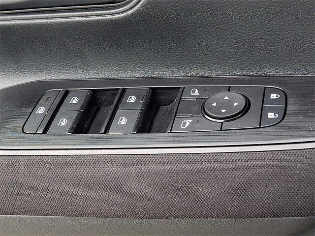 Thumbnail: 2025 Nissan Kicks - 25