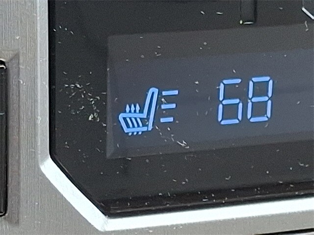 2017 Toyota Tundra Limited 27
