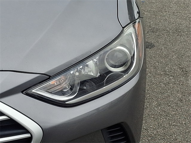 Thumbnail: 2018 Hyundai Elantra - 9