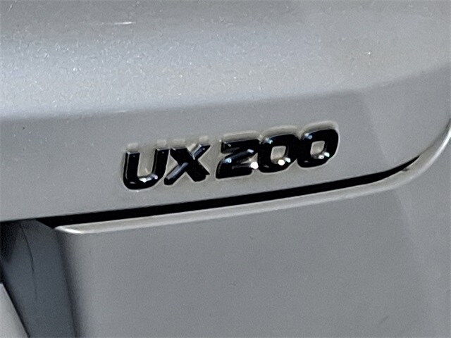 Thumbnail: 2022 Lexus UX - 10