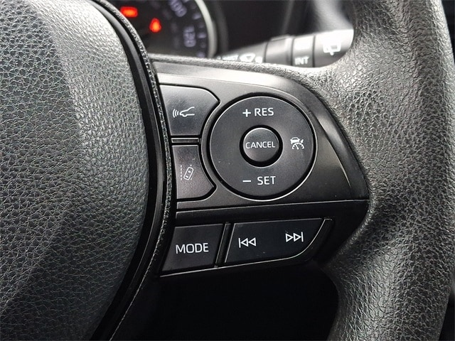 Thumbnail: 2019 Toyota RAV4 - 22