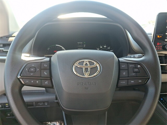 Thumbnail: 2022 Toyota Sienna - 19