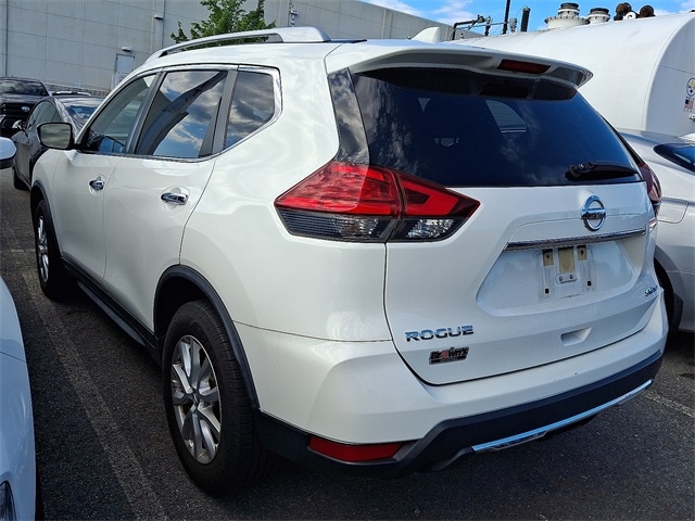 Thumbnail: 2017 Nissan Rogue - 8