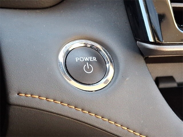 Thumbnail: 2023 Toyota Highlander - 24