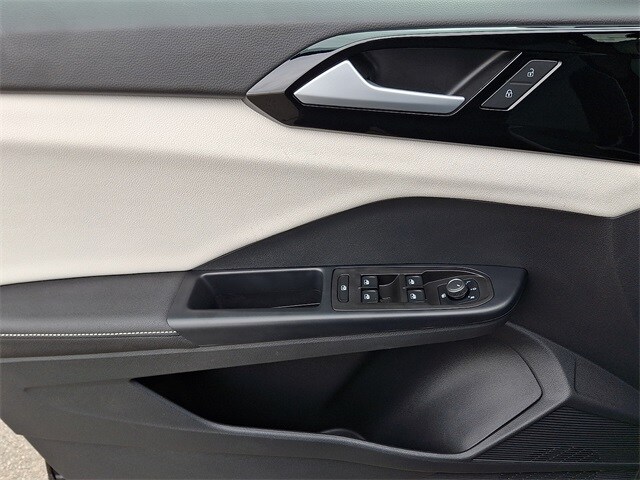 Thumbnail: 2025 Volkswagen Taos - 13