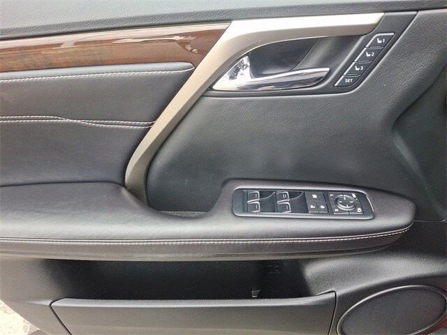 Thumbnail: 2017 Lexus RX - 12