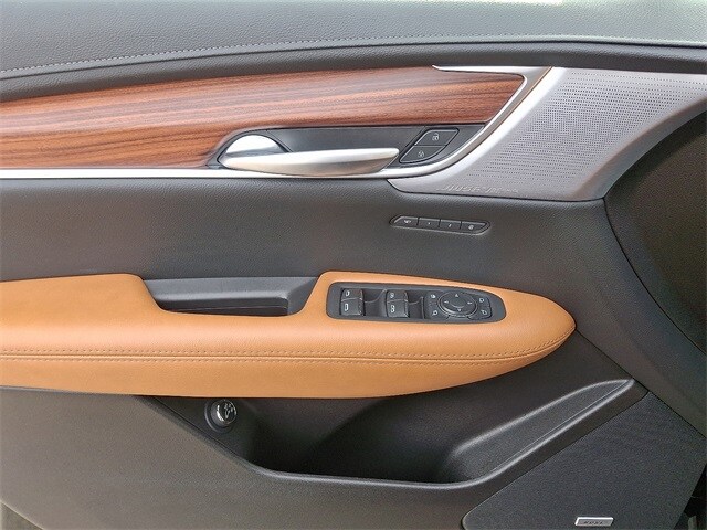 Thumbnail: 2025 Cadillac XT5 - 11