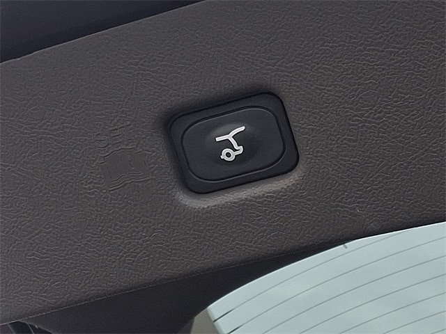 Thumbnail: 2022 Lincoln Nautilus - 31