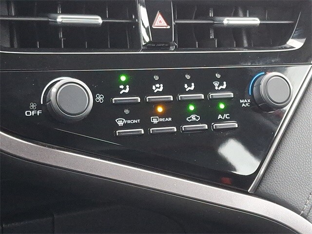 Thumbnail: 2021 Toyota Camry - 15