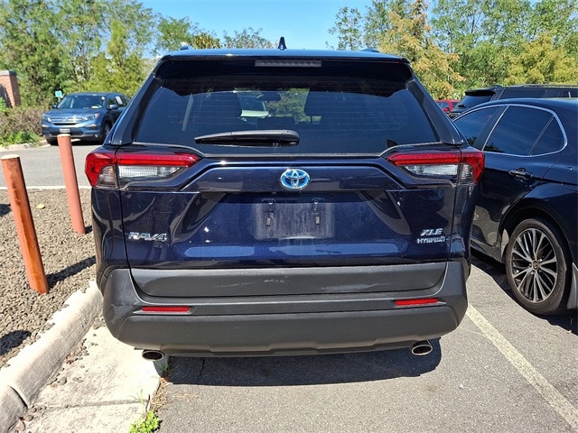 Thumbnail: 2023 Toyota RAV4 - 8